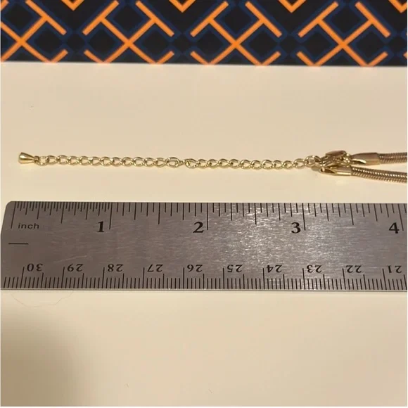 NEW💞Pendant with large Tory Burch charm/medallion. - Picture 9 of 10